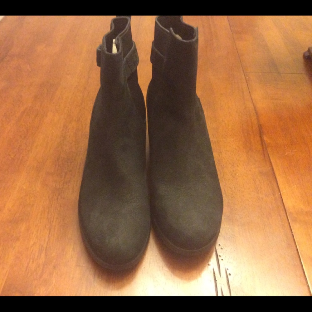 UUG Waterproof Suede Wedge Boots